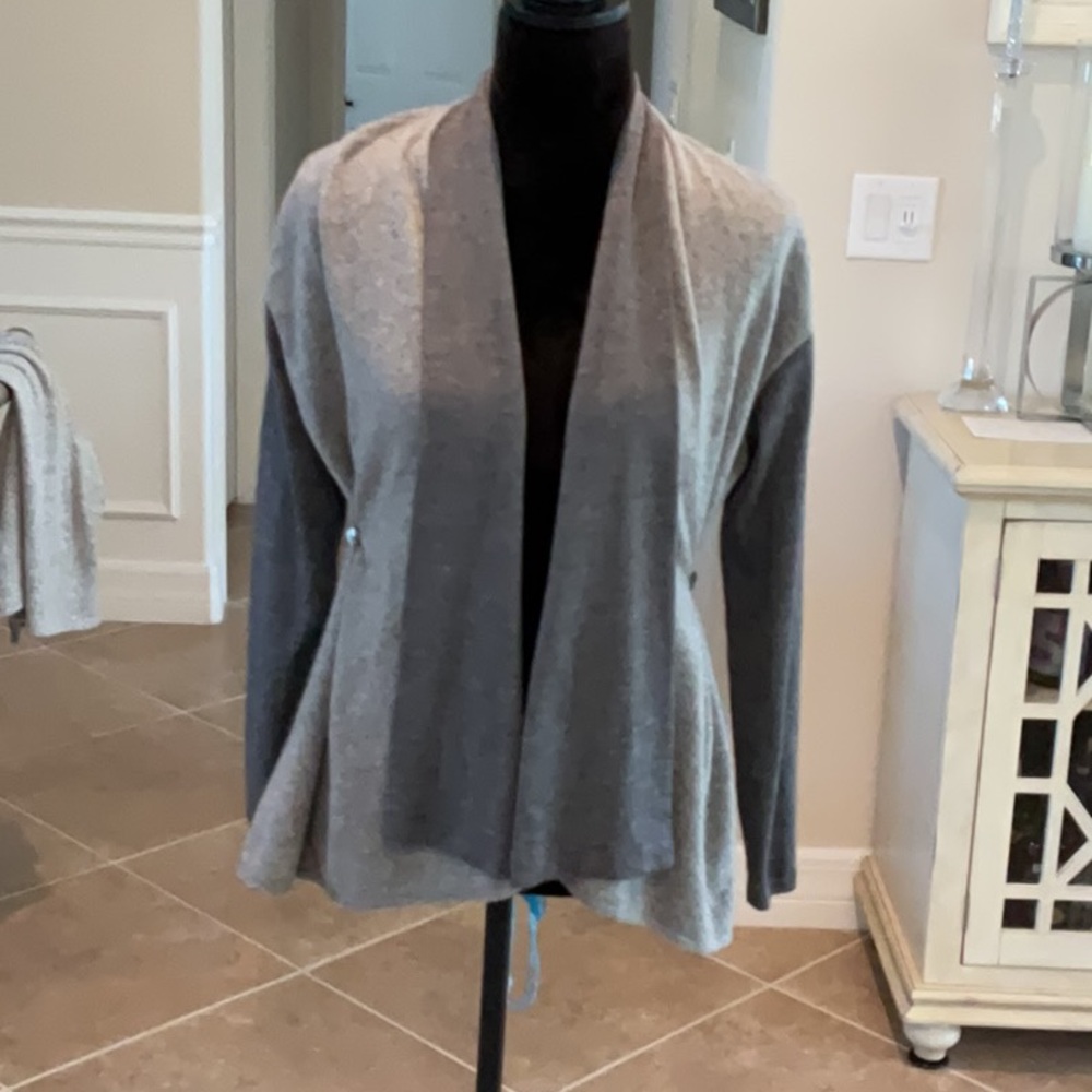 Rani Arabella stow tone gray sweater, open front with side buttons to lift, S